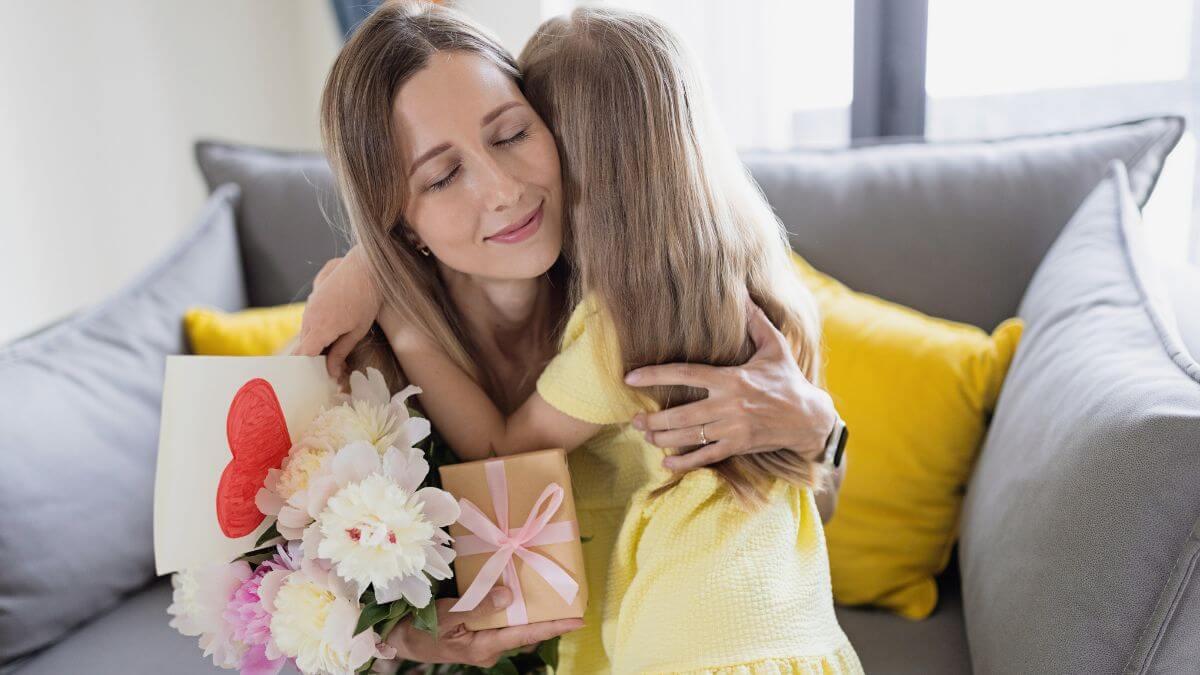 60 Best Mother's Day Gift Ideas 2023 - Unique Gifts for Mom