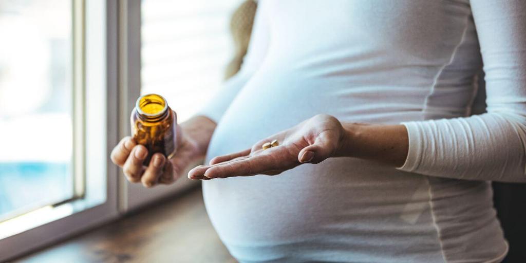 choosing-the-best-pregnancy-vitamins-for-you-your-baby-peanut