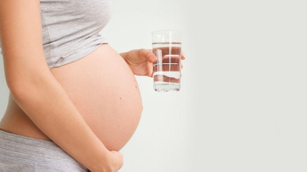 How Much Water Should You Drink When Pregnant? | Peanut