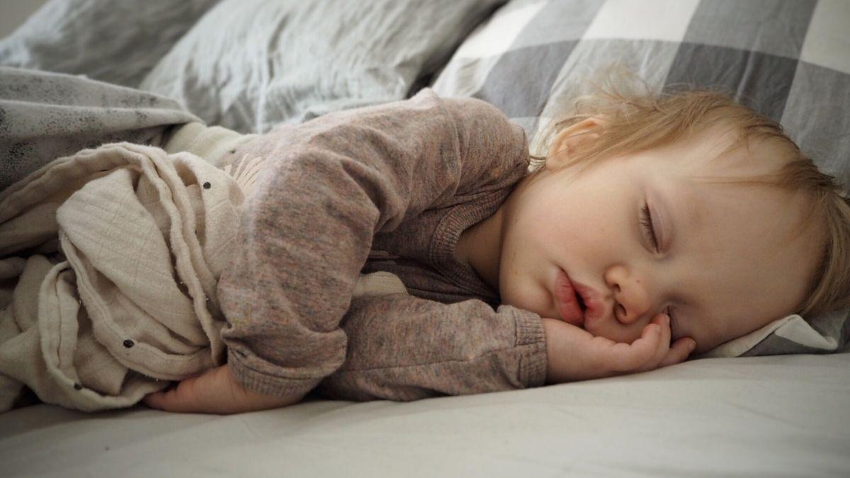how to get my 10 month old to sleep through the night