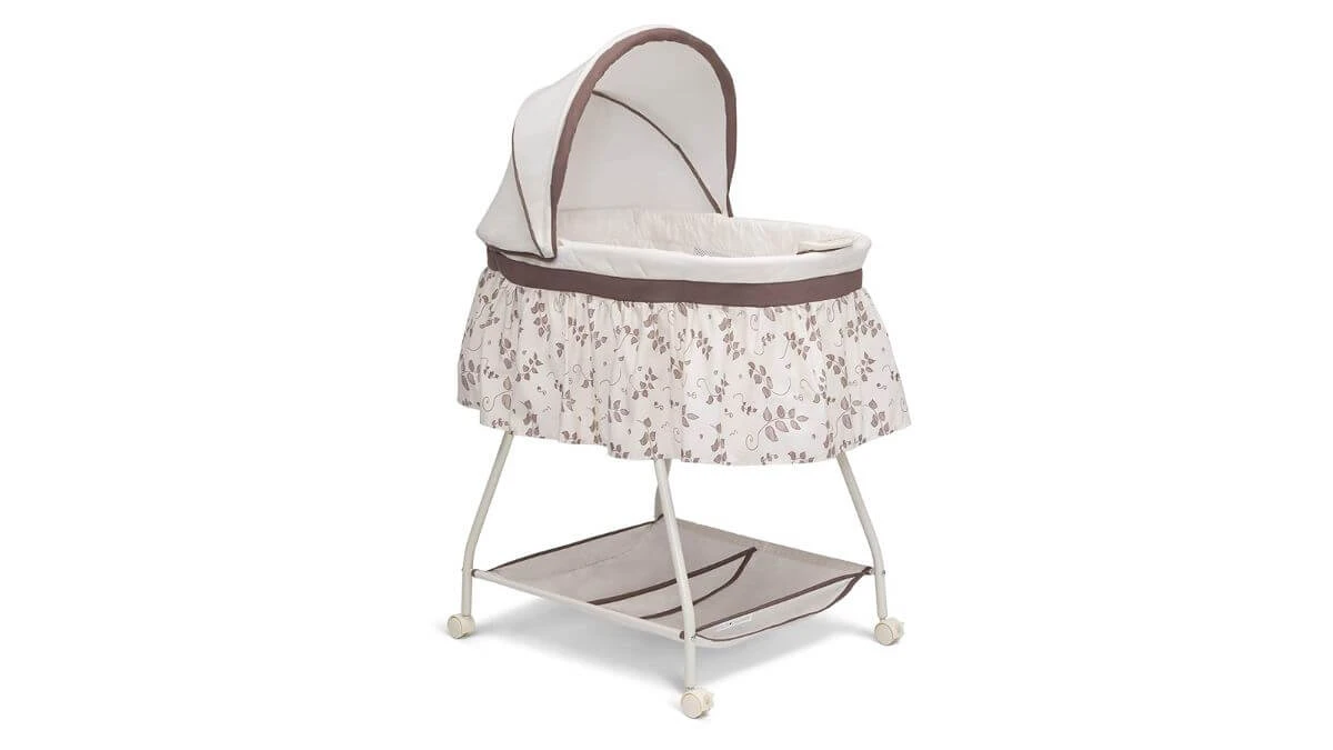 Delta Children Deluxe Sweet Beginnings Bedside Baby Bassinet