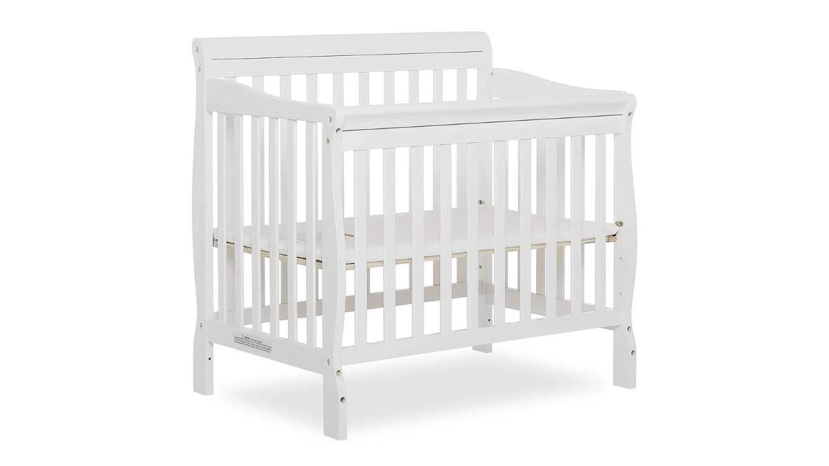 Dream On Me Aden 4-in-1 Convertible Mini Baby Crib