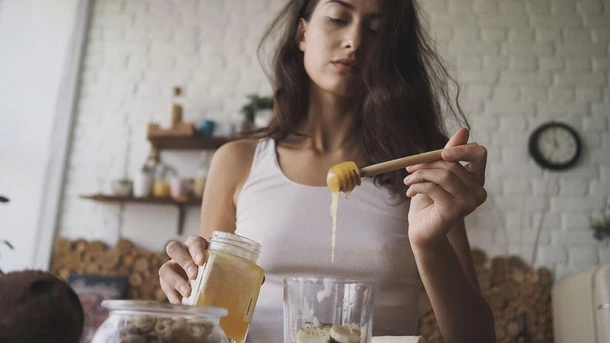 ¿Pueden las mujeres embarazadas comer miel?