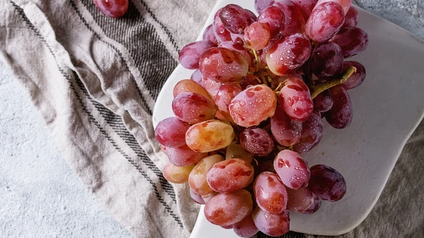 ¿Pueden las mujeres embarazadas comer uvas?