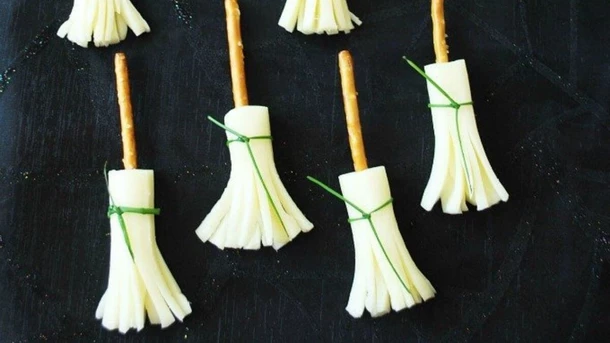 Pretzel broomsticks - Halloween Food Ideas for Kids