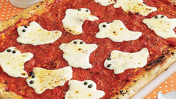 Ghostly pizza - Halloween Food Ideas for Kids