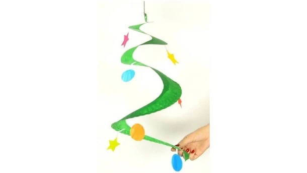 Paper Plate Twirly Christmas Tree