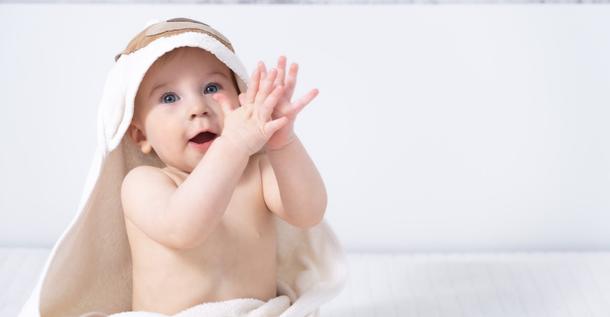 When Do Babies Clap?