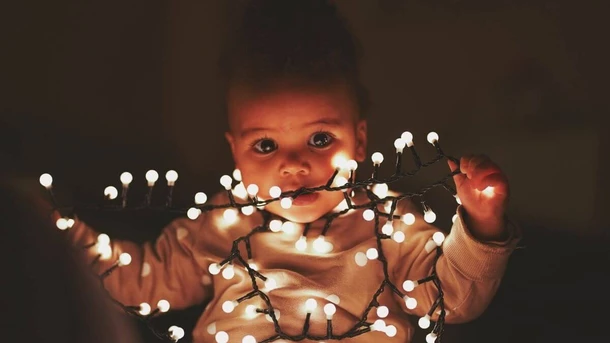 102 Brilliant Baby Names That Mean Light | Peanut