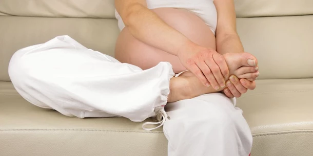How to Reduce Swelling in Feet During Pregnancy