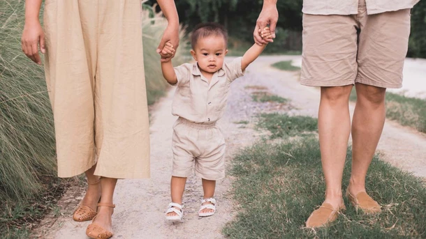 Baby walking at 14 months