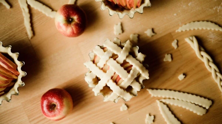 Pastel de manzana - Ideas de comida de Halloween para niños