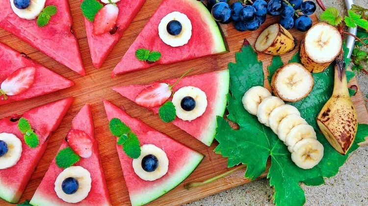 Fruit pizza