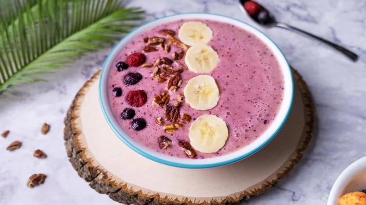 Simple smoothie bowl