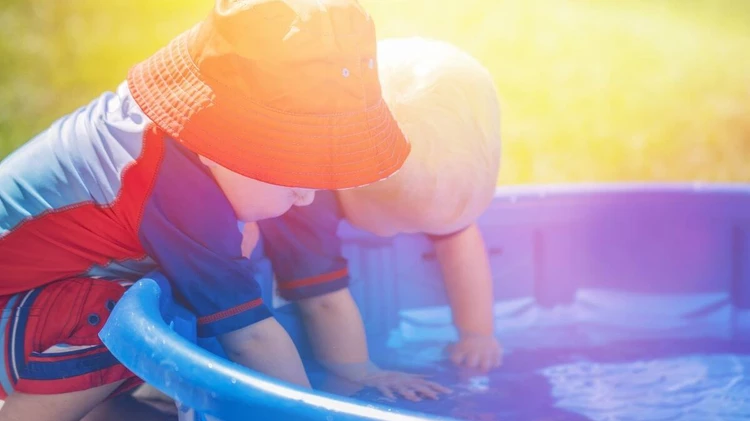Outdoor toys for toddlers wading pool