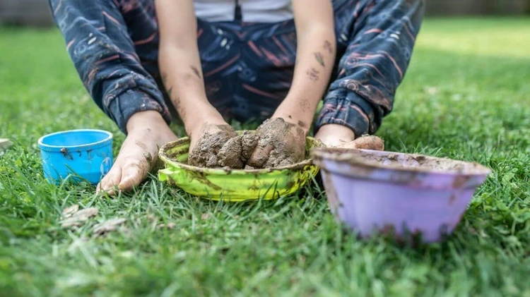 Outdoor toys for toddlers mud kitchen