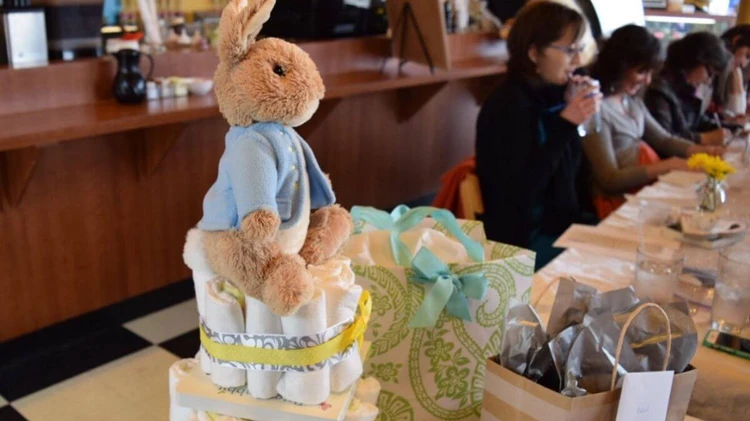 Baby shower para niño con Peter Rabbit y amigos