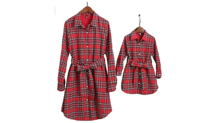 PopReal Mommy and Me Christmas Outfits ‒ Plaid Shirt Dresses