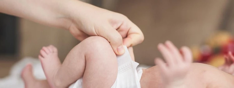 Popó de bebé con moco: Qué saber