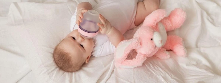 How to Transition from Formula to Milk: 5 Tips from a Lactation Consultant