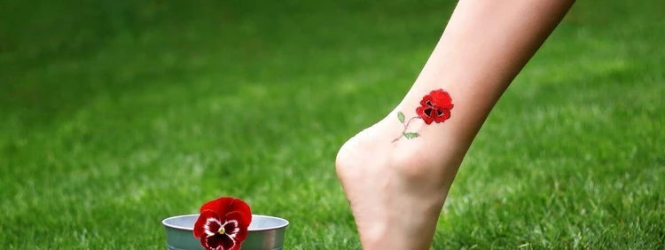11 Beautiful Foot Tattoos for Women