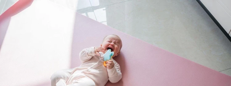 ¿El bebé Llora Cuando lo Ponen en el Suelo? 10 Consejos Útiles