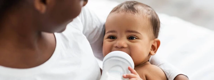 The Art of Formula Feeding On the Go: Tips, Tricks & Must-Haves