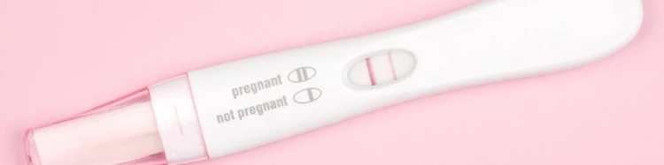 ¿Una línea delgada en una prueba de embarazo es positiva?