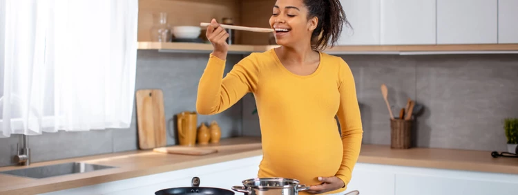 pregnant-woman-cooking
