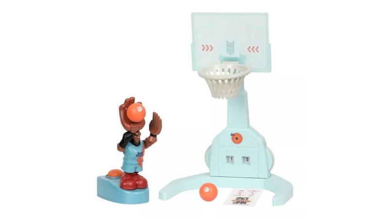 'Space Jam: A New Legacy' Super Shoot and Dunk LeBron James