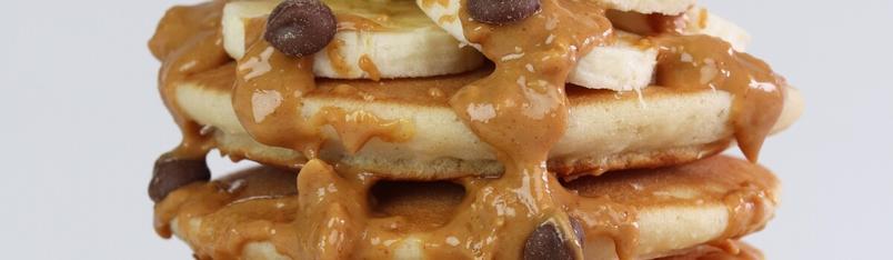 Panqueques de crema de cacahuate y chispas de chocolate desayunos para niños